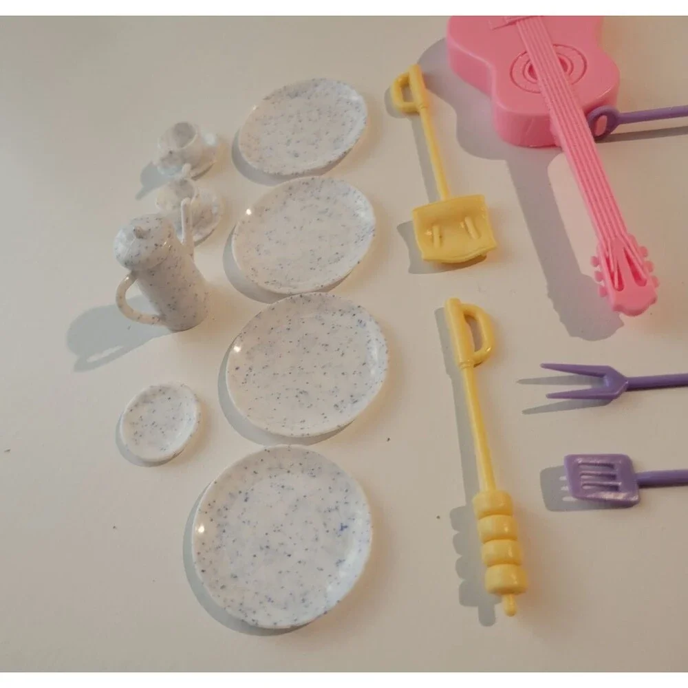 Camp Barbie Outdoor Fun Playset 1993 Campfire Accessories Dishes Guitar Utensils